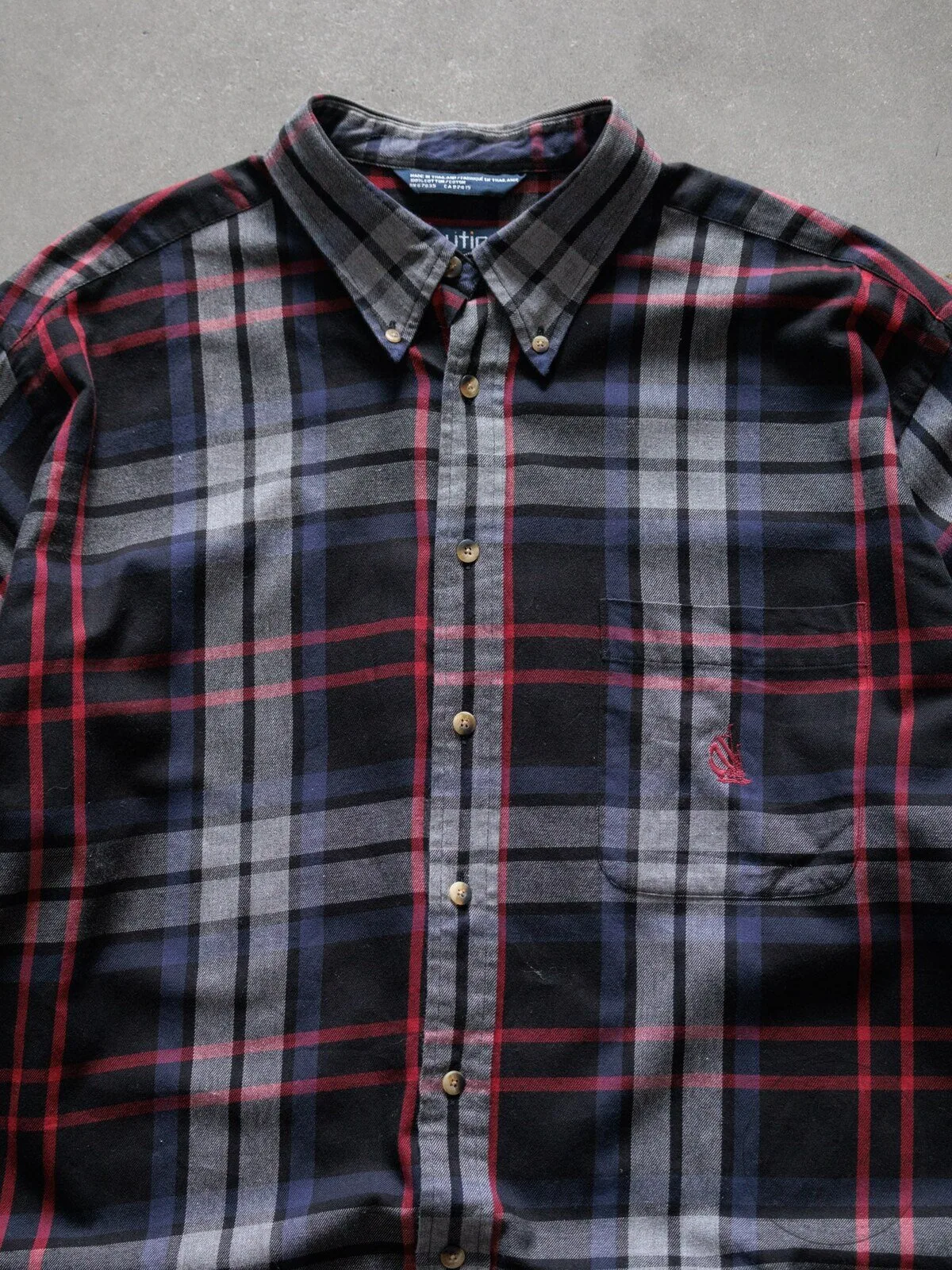 Vintage Nautica Black Plaid Flannel Long Sleeve Button Down Shirt 8 Vintage Nautica Black Plaid Flannel Long Sleeve Button Down Shirt